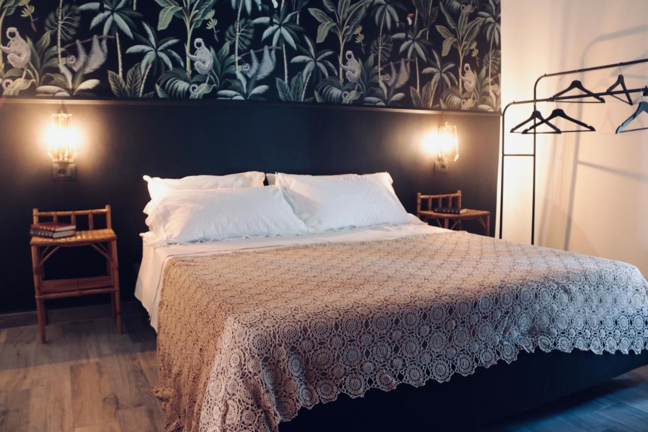 Le Stanze Dello Scirocco Bed & Breakfast คาตาเนีย ภายนอก รูปภาพ