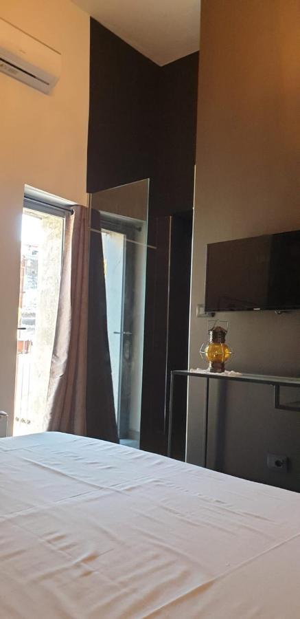 Le Stanze Dello Scirocco Bed & Breakfast คาตาเนีย ภายนอก รูปภาพ
